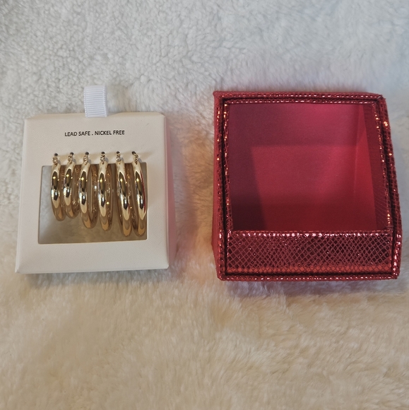 House of Harlow 1960 Gold Hoop Earrings Set of Three NIB Lead Safe Nickel Free - Picture 4 of 5